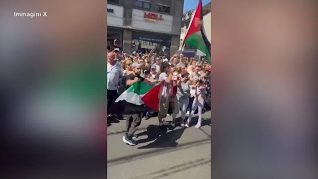 Eurovision, Yuval Raphael minacciata e contestata da attivista pro Palestina