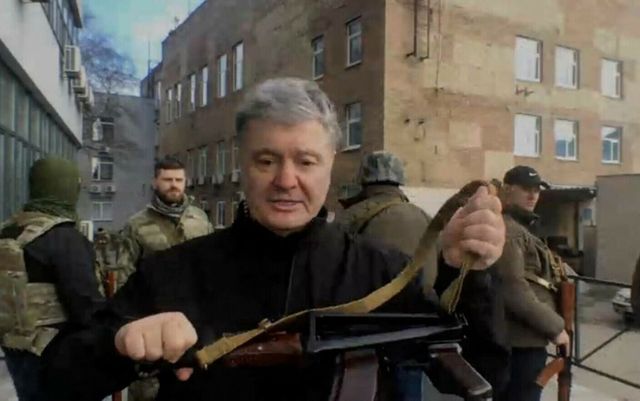 Fostul președinte ucrainean Petro Poroșenko, împiedicat la graniță să părăsească țara