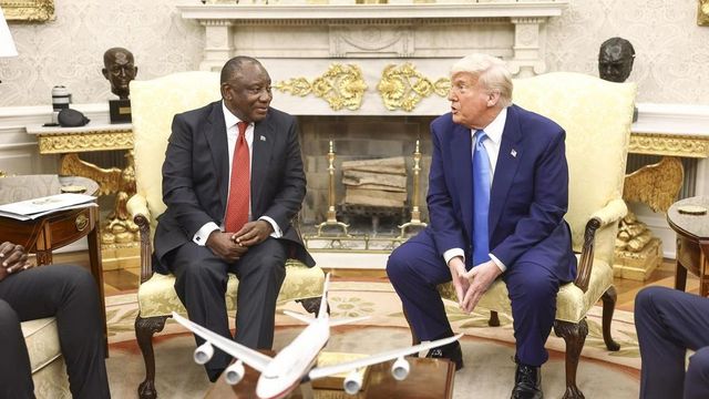 Trump se enzarza en la Casa Blanca con el presidente de Sudáfrica por permitir un ‘genocidio’ contra los blancos