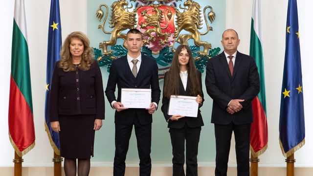 Президент и вицепрезидент за един ден