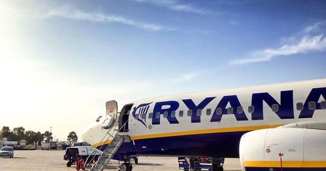 Ryanair reține la sol trei avioane Boeing 737 din cauza unor fisuri