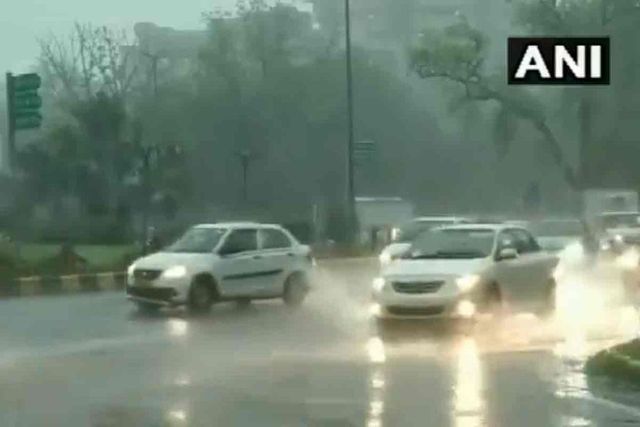 Rain Lashes Parts of Delhi-NCR, Traffic Alert Issued After Heavy Flooding in Areas Across National Capital
