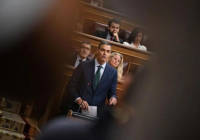 El CIS dispara al PSOE al 34,3% tras el 'caso Leire' y logra su máxima ventaja sobre el PP en la legislatura
