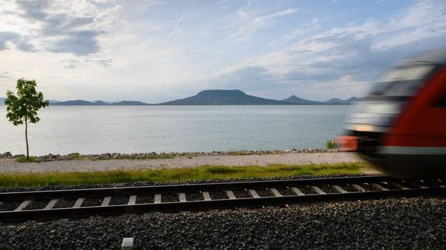 Vége a vágányzárnak a Budapestről a Balaton déli partjára futó vasútvonalon