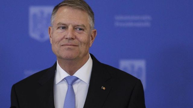 Iohannis i-a adresat o scrisoare de felicitare lui Volodimir Zelenski, de Ziua Națională a Ucrainei