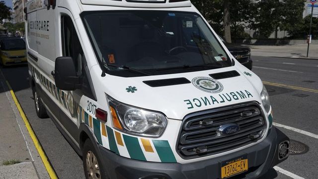 Varios muertos y una cincuentena de heridos al volcar un autobús turístico en Nueva York