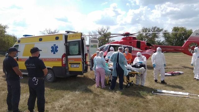 Un tânăr de 22 de ani, transportat cu un elicopter SMURD la Chișinău, după ce a fost implicat într-un accident rutier