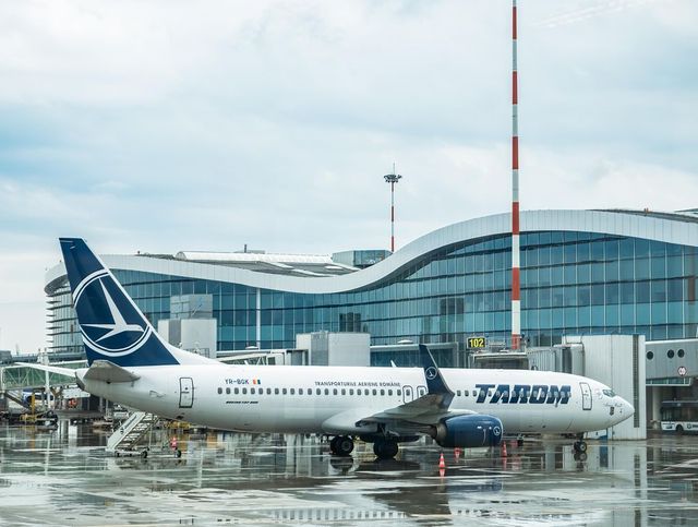 Un român și-a tăiat venele pe Aeroportul Otopeni cu o lamă pe care a ascuns-o în gură pe parcursul zborului
