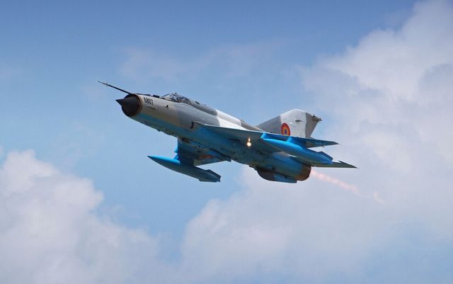 Probleme la aterizare pentru o aeronavă MiG-21 Lancer, la Câmpia Turzii