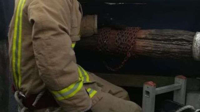 Pompierii au salvat o femeie căzută în fântână. Femeia de 68 de ani a fost transportată la spital