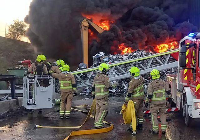 Una persona fallecida y cuatro intoxicadas en el incendio de un piso de Zaragoza