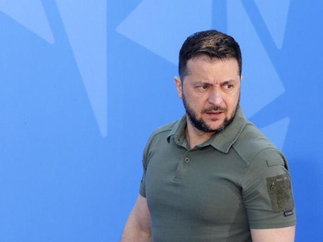 Зеленски пристигна на необявено посещение в Канада