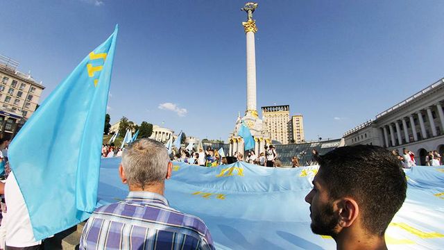 Зеленский подписал закон о коренных народах Украины