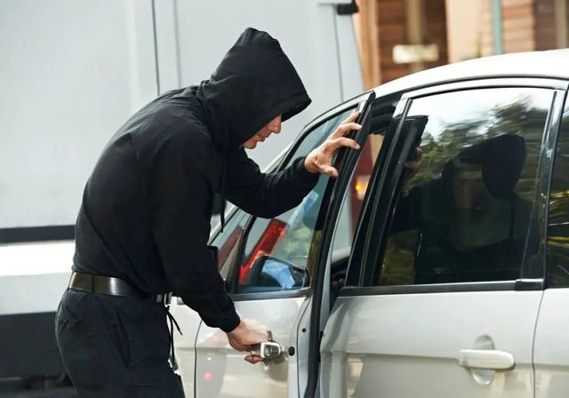 Qué es el ataque de relé y por qué deberías tener cuidado este verano con tu coche
