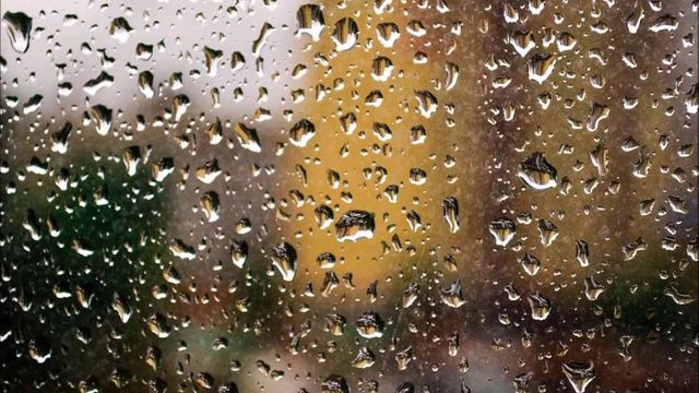 Meteorologii anunță pentru azi temperaturi de până la 22 de grade și ploi cu descărcări electrice