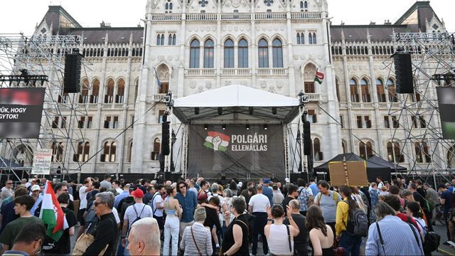 Aránylag sokat eljöttek a Kossuth térre