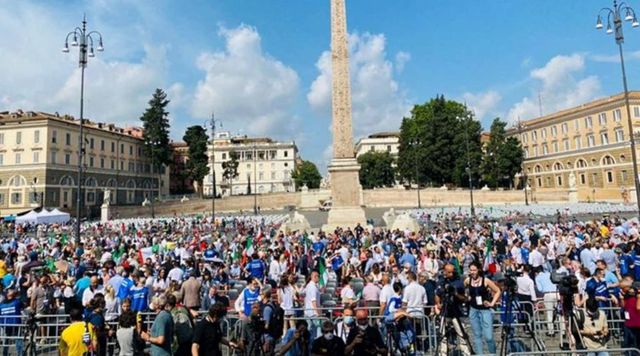 Roma, il centrodestra scende in piazza contro il governo Conte