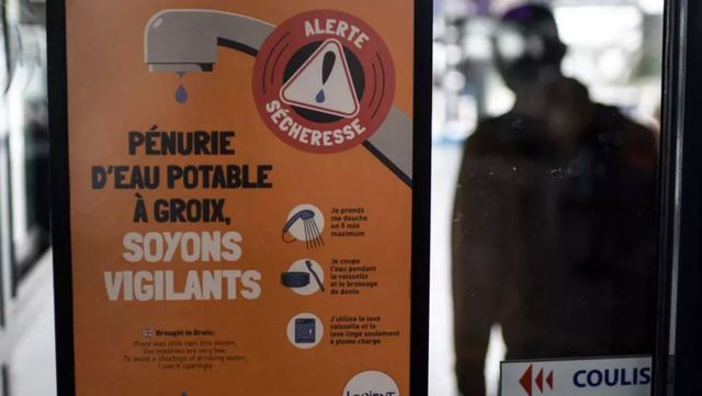 Peste 100 de orașe din Franța au rămas fără apă potabilă; Alertă de secetă și la Paris