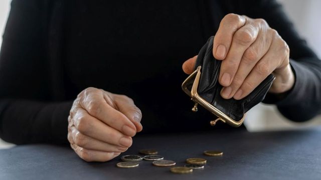 Ce se întâmplă cu pensiile pe ianuarie. Anunțul ministrului Muncii
