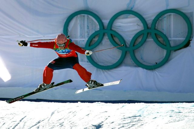 Un fost medaliat olimpic a murit după ce a fost lovit de fulger, în timpul unei excursii