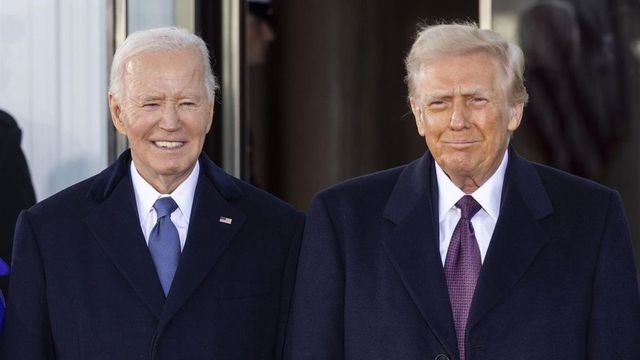 Trump ordena investigar la gestión de Biden y su uso de firmas automáticas