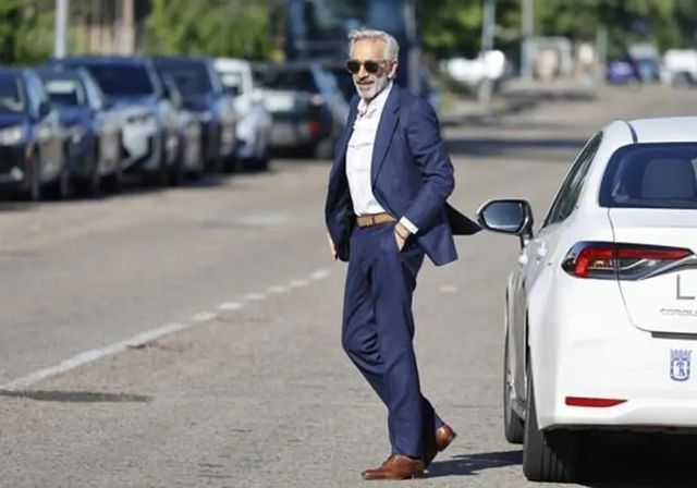 Imanol Arias, ilusionado con su nueva novia, una abogada argentina