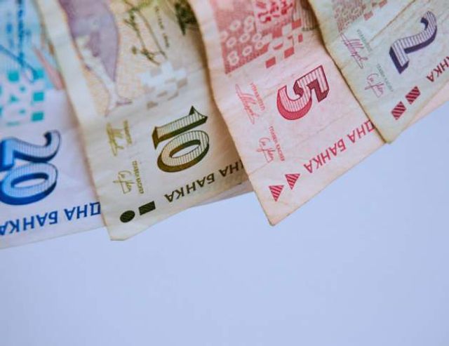 Средната работна заплата нараства до 1260 лева в края на юни