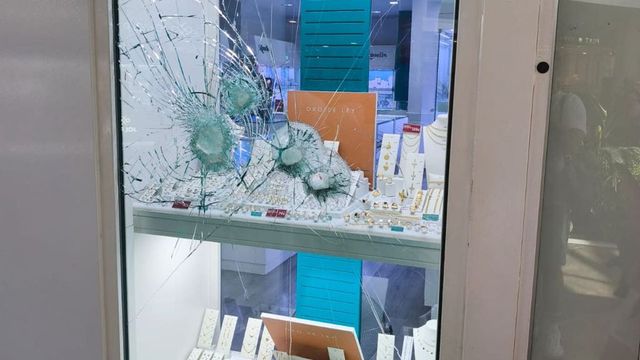 Espectacular alunizaje en una joyería del centro comercial Parquesur de Leganés