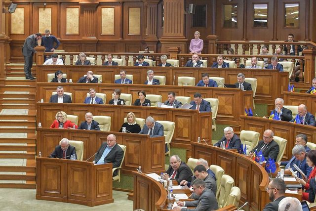 Парламент принял закон об индексации пенсий дважды в год