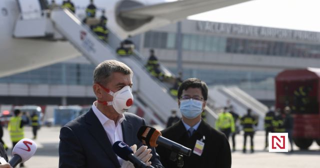 Čínská ambasáda skupovala v Česku respirátory a posílala je domů, varovala BIS