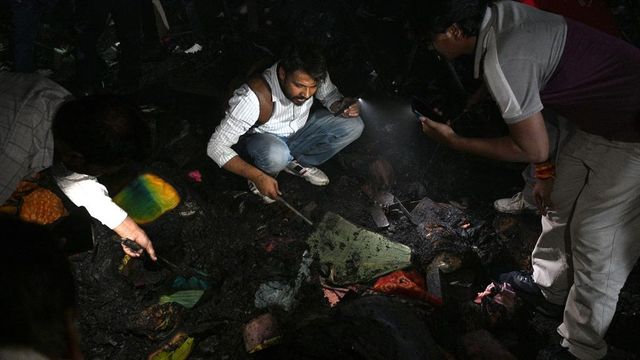 Police launch probe into Dilli Haat fire
