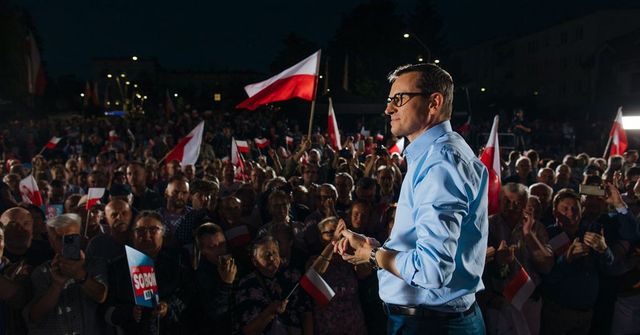 Už nikdy neurážejte Poláky, vzkázal Zelenskému polský premiér Morawiecki