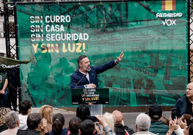 Abascal llama «capullo» a Sánchez y asegura que «poco lo insultan»