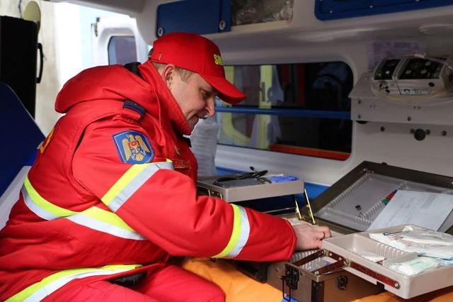 Două ambulanțe au fost donate Inspectoratului General pentru Situații de Urgență de către Statele Unite