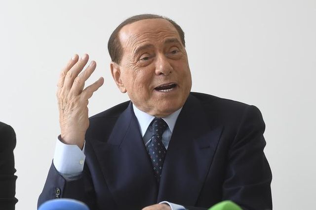 San Siro, Berlusconi contro la demolizione