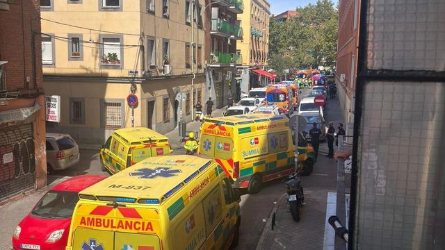 Al menos 14 heridos, uno de gravedad, en la explosión de un bar en Puente de Vallecas