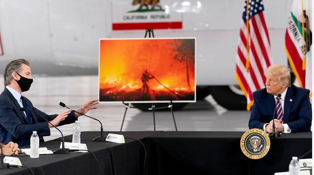 SUA: Donald Trump a minimalizat rolul schimbărilor climatice în incendiile din California