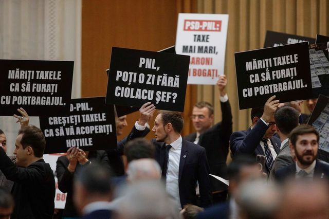 Pachetul fiscal asumat de Guvern în Parlament, atacat la CCR. Sesizarea, semnată și de unii liberali