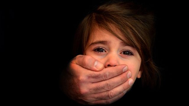Az udvarukról csalta el a 10 éves kislányt egy férfi Kunhegyesen