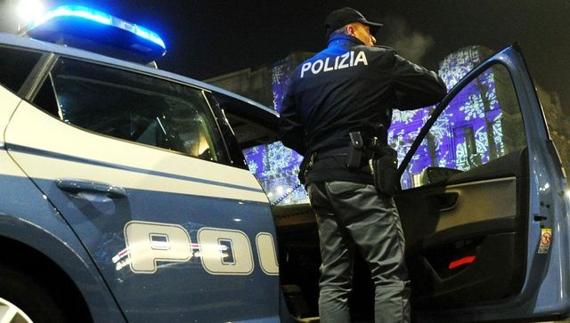 Accoltella i genitori nel sonno a Ravenna, arrestato un 14enne