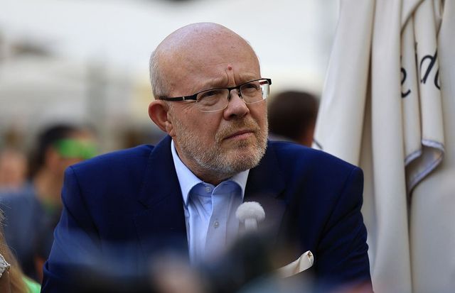 Ředitelé fakultních nemocnic projdou bezpečnostní prověrkou, rozhodl Válek