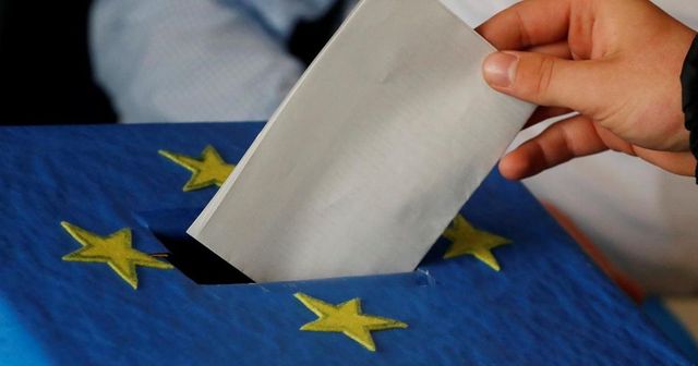 Volby do Evropského parlamentu jsou tu, volit se začne za pár hodin