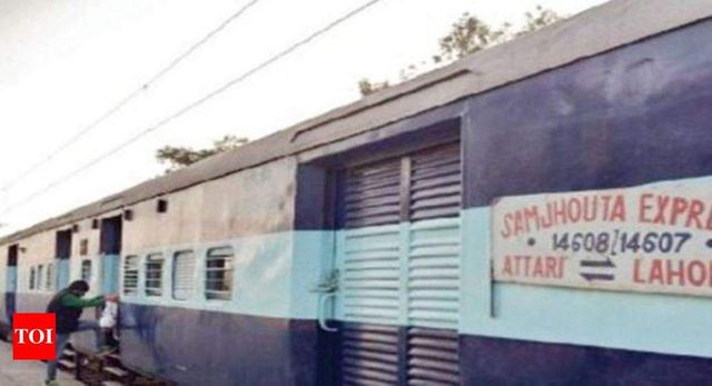 Pakistan stops Samjhauta Express at Wagah border