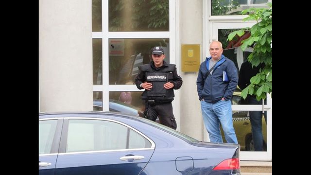 Прокуратурата влезе в офиси и къща на братя Бобокови