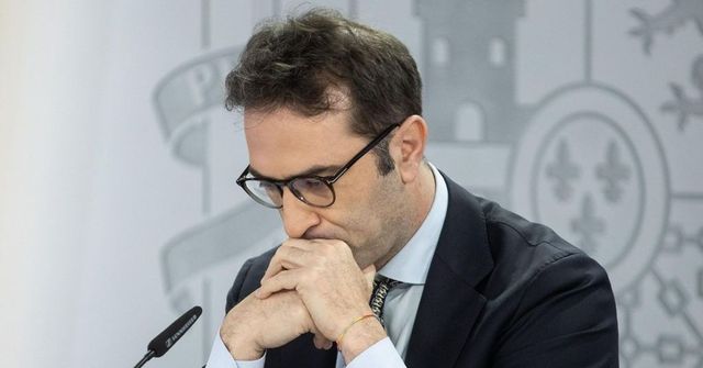 El Gobierno autoriza la opa de BBVA a Sabadell si se mantienen como entidades independientes 3 años