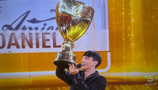 Tv, il ballerino Daniele vince Amici