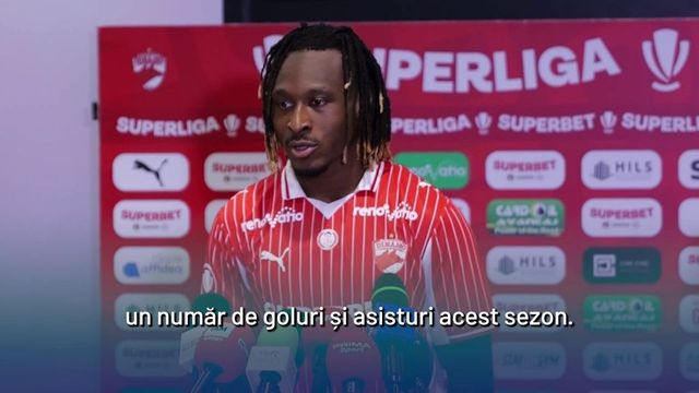 Jucătorii lui Dinamo cântă alături de fani după victoria cu Hermannstadt, scor 2-0