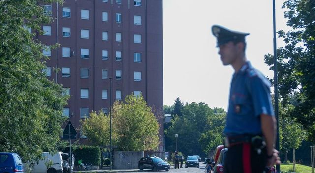 Milano,"ragazza trascinata nel bosco e violentata