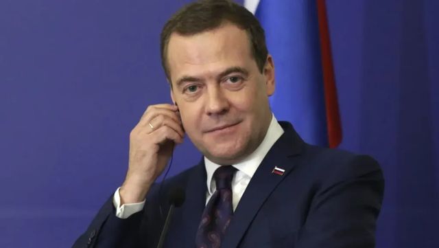 Medvedev: Nimeni nu poate garanta siguranța Kievului dacă Ucraina atacă Moscova pe 9 mai