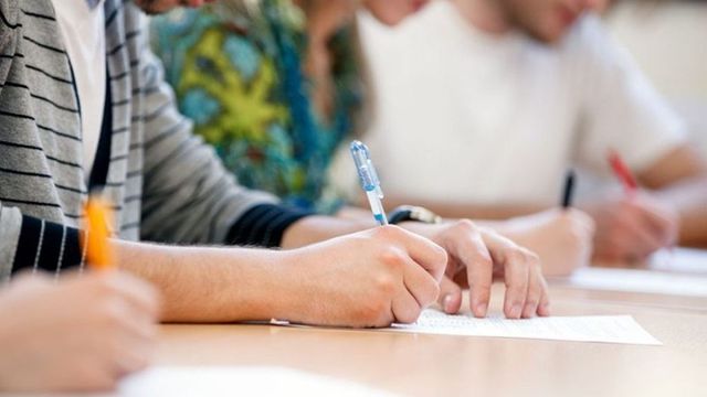 Ombudsmanul Copilului propune elaborarea testelor de examen în baza materialului predat până pe 2 martie